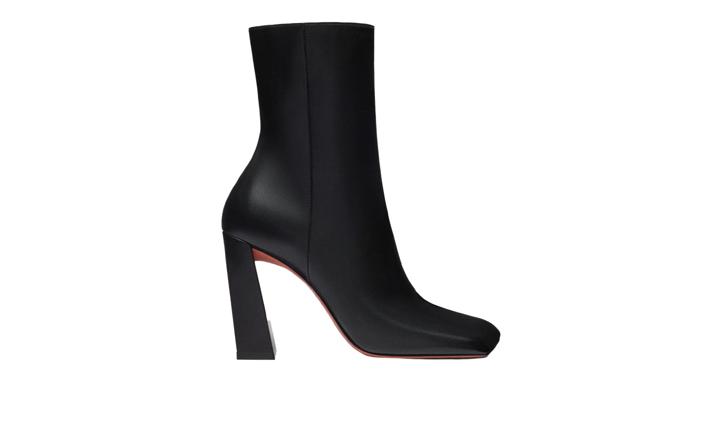 Visuel 1 : Collection Amina Muaddi Bordeaux | Bottine Marine en cuir noir | Boutique de chaussures de Luxe Parenthese