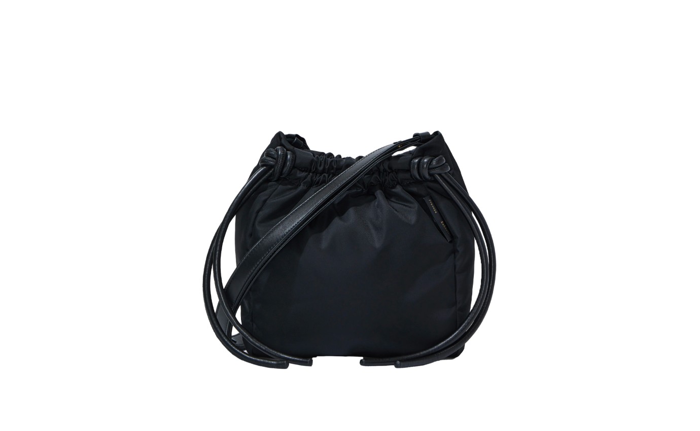 Visuel 1 : Collection Proenza Schouler Bordeaux | Sac Drawstring Pouch en nylon Noir| Boutique de sacs de Luxe Parenthese