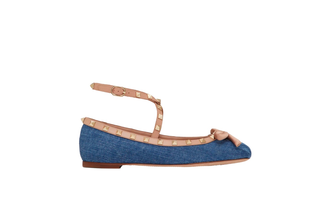 Visuel 1 - Valentino Garavani - Ballerine Rockstud en jean et cuir Rose - Boutique Parenthese Bordeaux