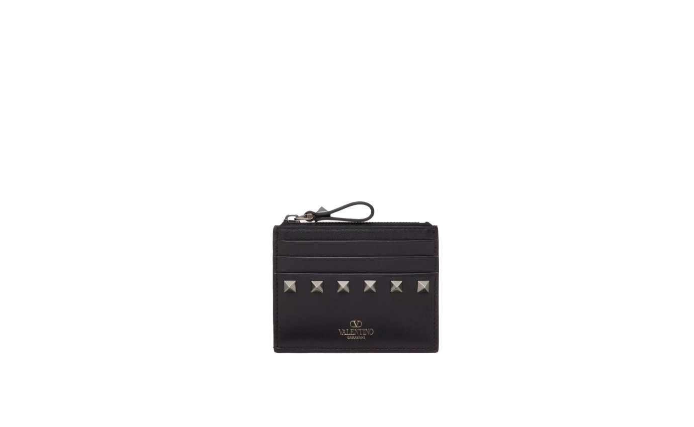 Visuel 1 : Collection Valentino Garavani Bordeaux | Porte-cartes rockstud noir| Boutique d'accessoires de Luxe Parenthese