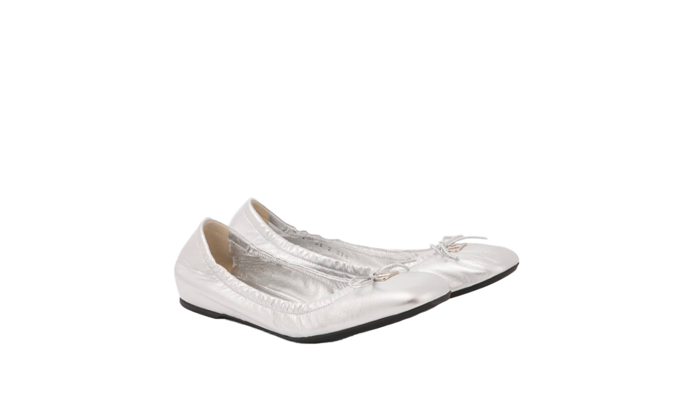 Visuel 1 : Collection Valentino Garavani Bordeaux | Ballerine Vlogo argent| Boutique de chaussures de Luxe Parenthese