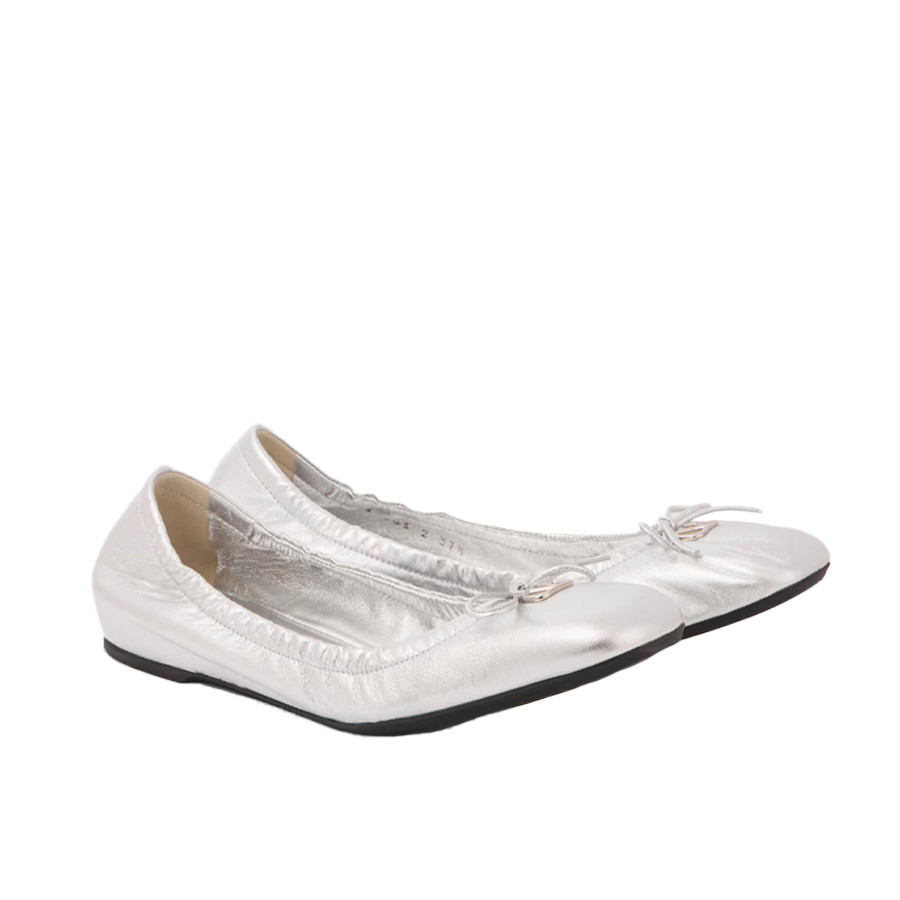 Visuel 1 : Collection Valentino Garavani Bordeaux | Ballerine Vlogo argent| Boutique de chaussures de Luxe Parenthese