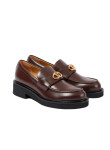 Visuel 1 : Collection Valentino Garavani Bordeaux | Mocassin Vlogo en cuir marron | Chaussures de Luxe Parenthese Bordeaux