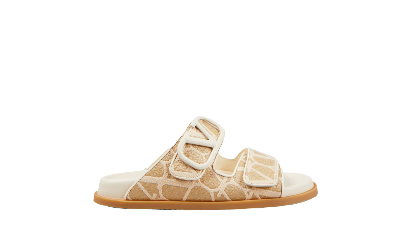 Visuel 1 : Collection Valentino Garavani Bordeaux | Sandale Vlogo nude | Boutique de chaussures de Luxe Parenthese Bordeaux