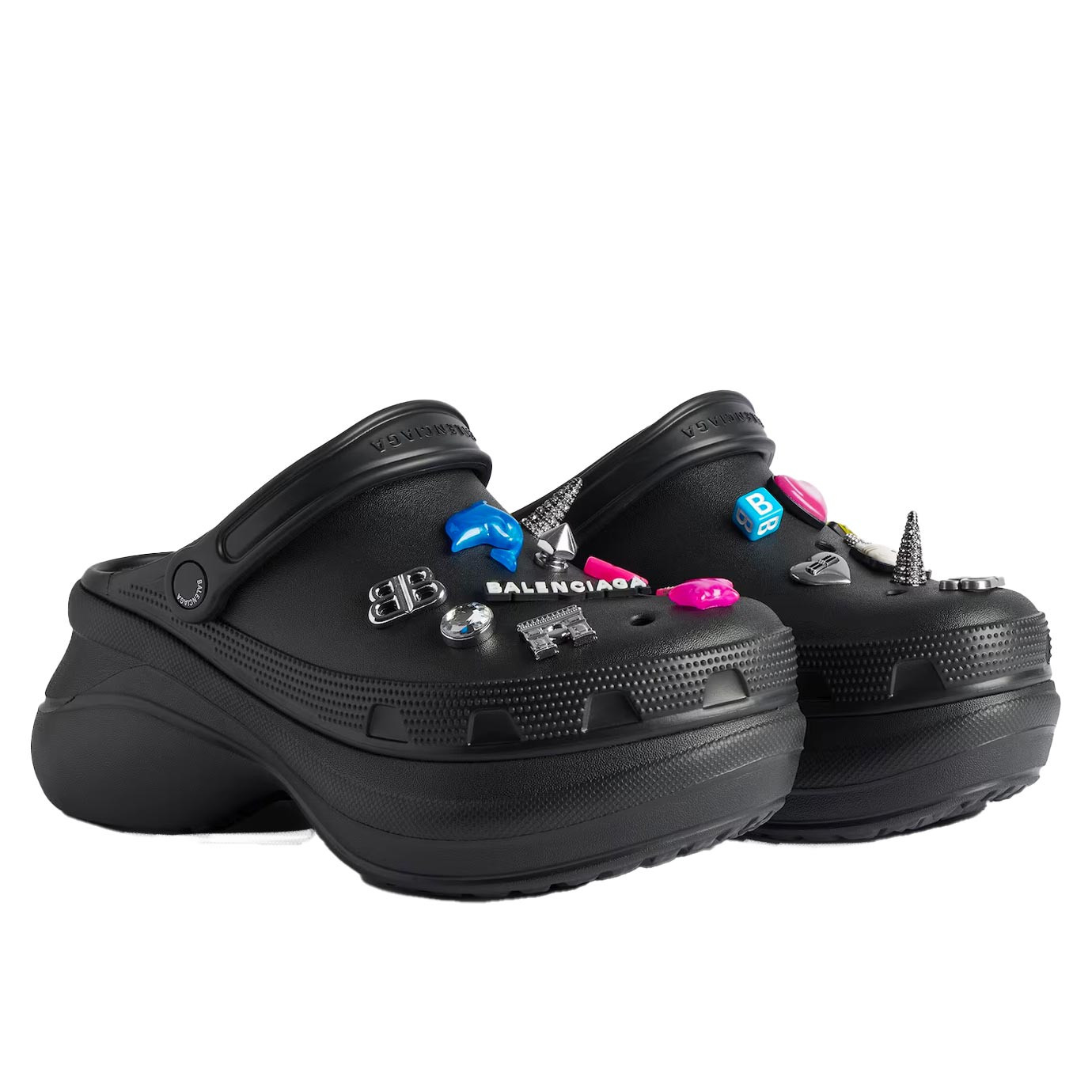 Visuel 2 : Collection Balenciaga Bordeaux | Chaussures Crocs mule en cuir noir et charms Jibbitz| Boutique de luxe Bordeaux