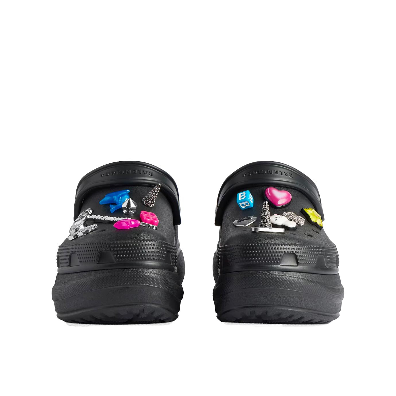 Visuel 3 : Collection Balenciaga Bordeaux | Chaussures Crocs mule en cuir noir et charms Jibbitz| Boutique de luxe Bordeaux