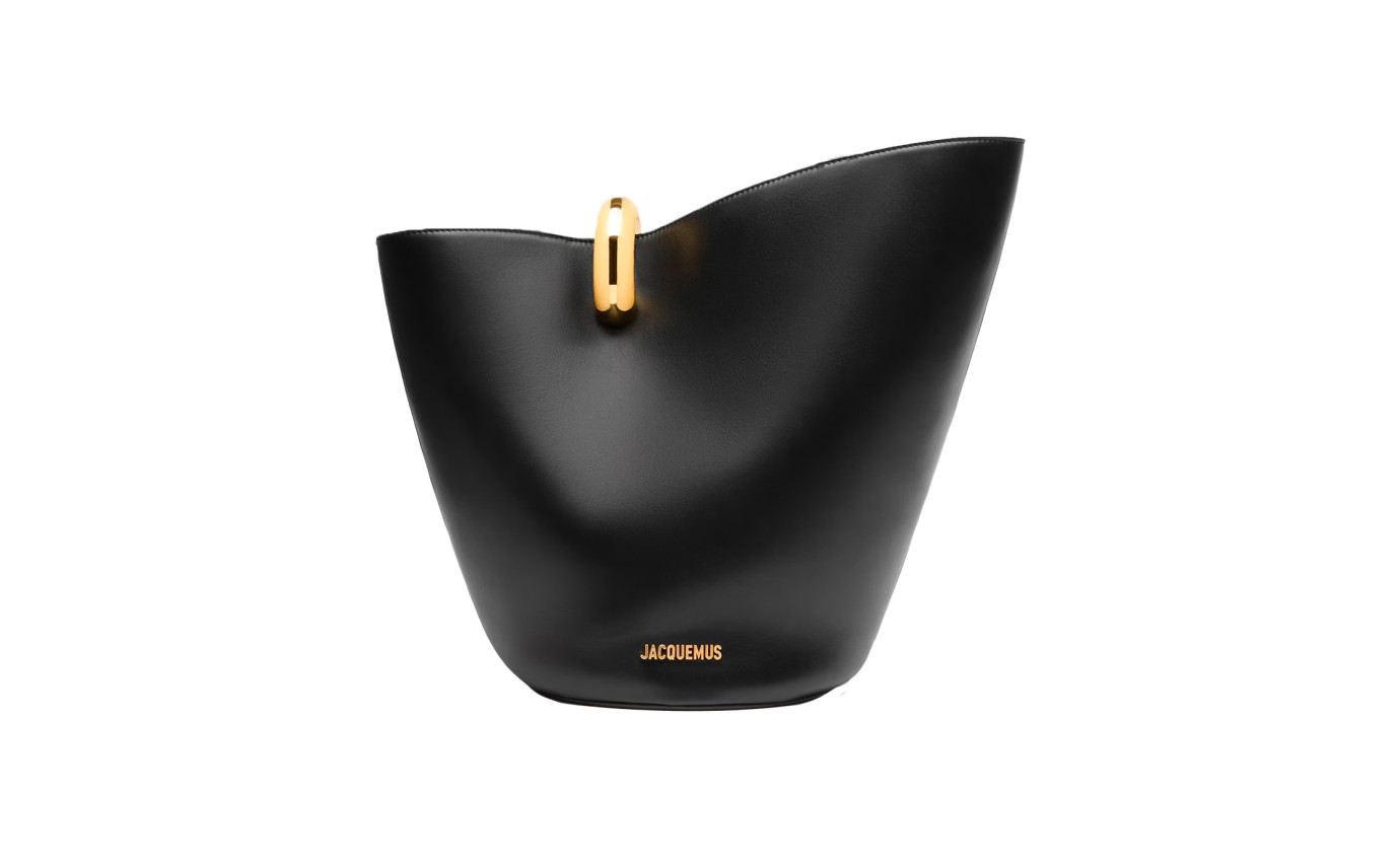 Visuel 1 : Collection Jacquemus| Sac Le Bambola moyen en cuir lisse noir| Boutique de sacs de Luxe Parenthese Bordeaux