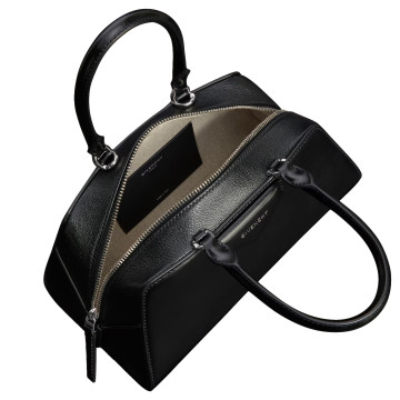 Visuel 4 : Collection Givenchy Bordeaux | Sac Antigona East-west petit noir| Sacs de Luxe Parenthese Bordeaux