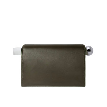 Visuel 2 : Collection Jacquemus | La pochette Rond Carré en cuir kaki| Boutique de sac de luxe Parenthese Bordeaux