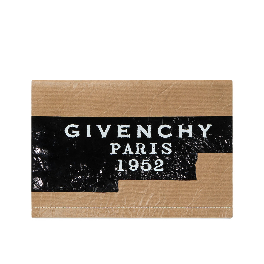 Visuel 1 : Collection Givenchy Bordeaux | Pochette Tape beige camel | Sacs de Luxe Parenthese Bordeaux