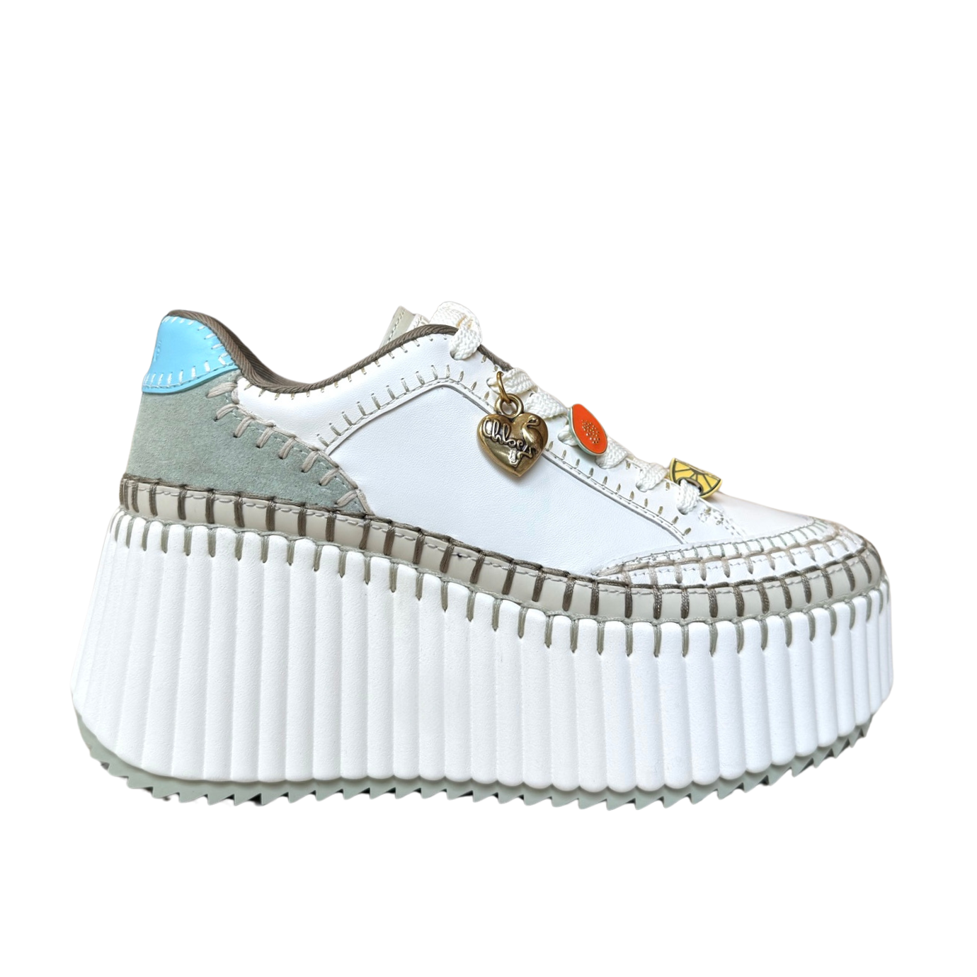 Visuel 1 : Collection Chloé Bordeaux | Sneakers Nama compensée kaki et bleu | Boutique de chaussures de Luxe Parenthese Bordeaux