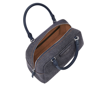 Visuel 3 : Collection Givenchy Bordeaux | Sac Antigona East West denim| Sacs de Luxe Parenthese Bordeaux