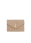 Visuel 1 : Saint Laurent | Pochette Chain Wallet Cassandre en cuir grainé dark beige et doré | Boutique Parenthese Bordeaux