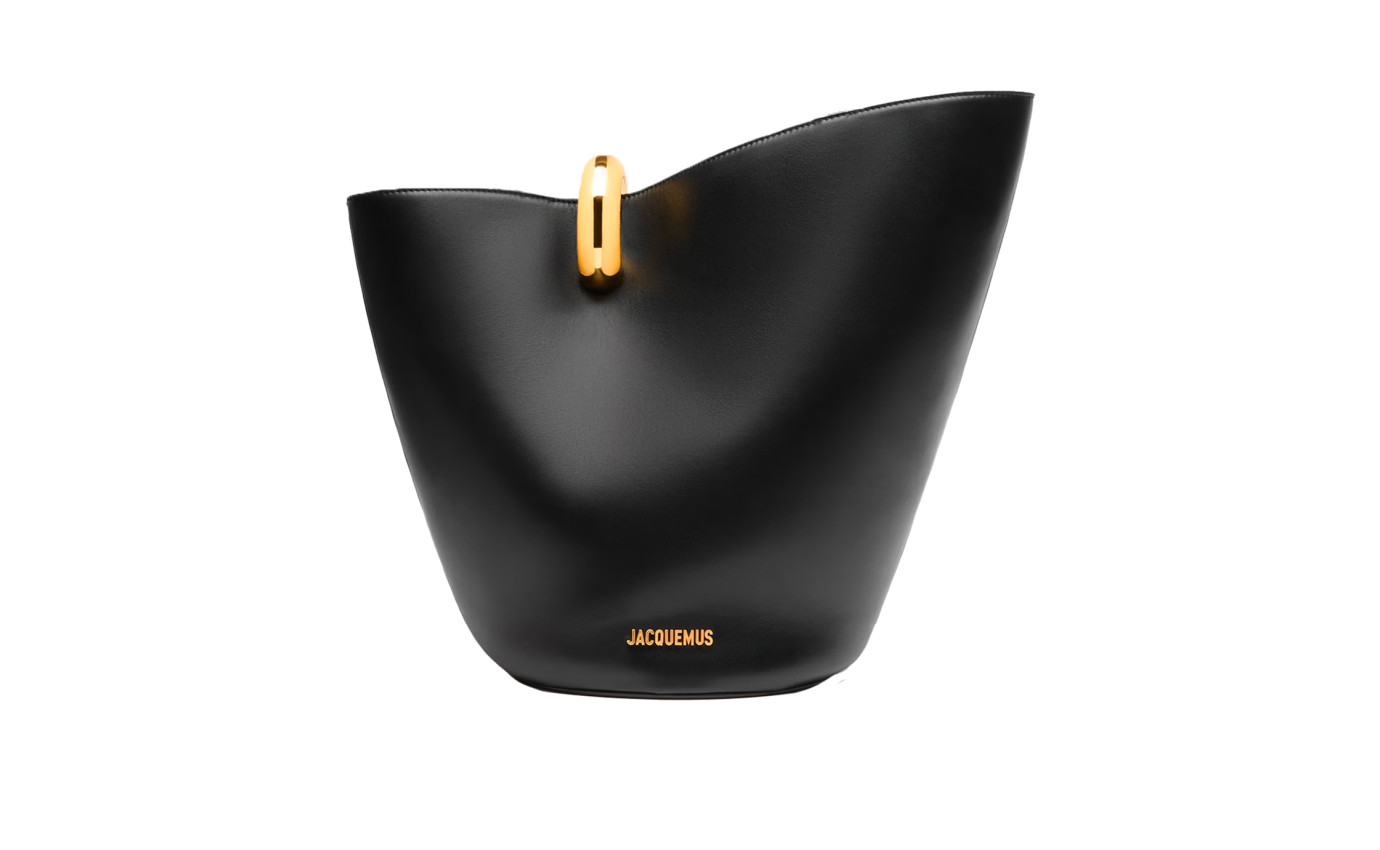 Visuel 1 : Collection Jacquemus| Sac Le Bambola moyen en cuir lisse noir| Boutique de sacs de Luxe Parenthese Bordeaux
