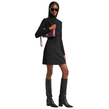 Visuel 5 : Courrèges | Sac Icotype en cuir de veau liss burgundy | Boutique Parenthese Bordeaux