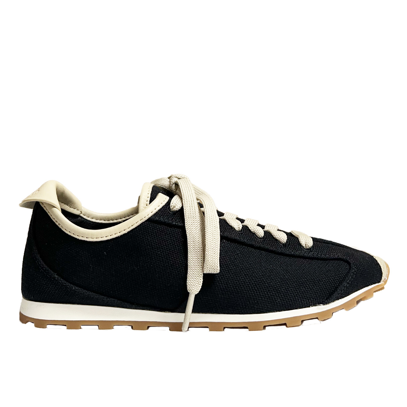 Visuel 1 : Collection Jacquemus Bordeaux | Sneakers les Tennis en toile de coton noir| Parenthese Bordeaux