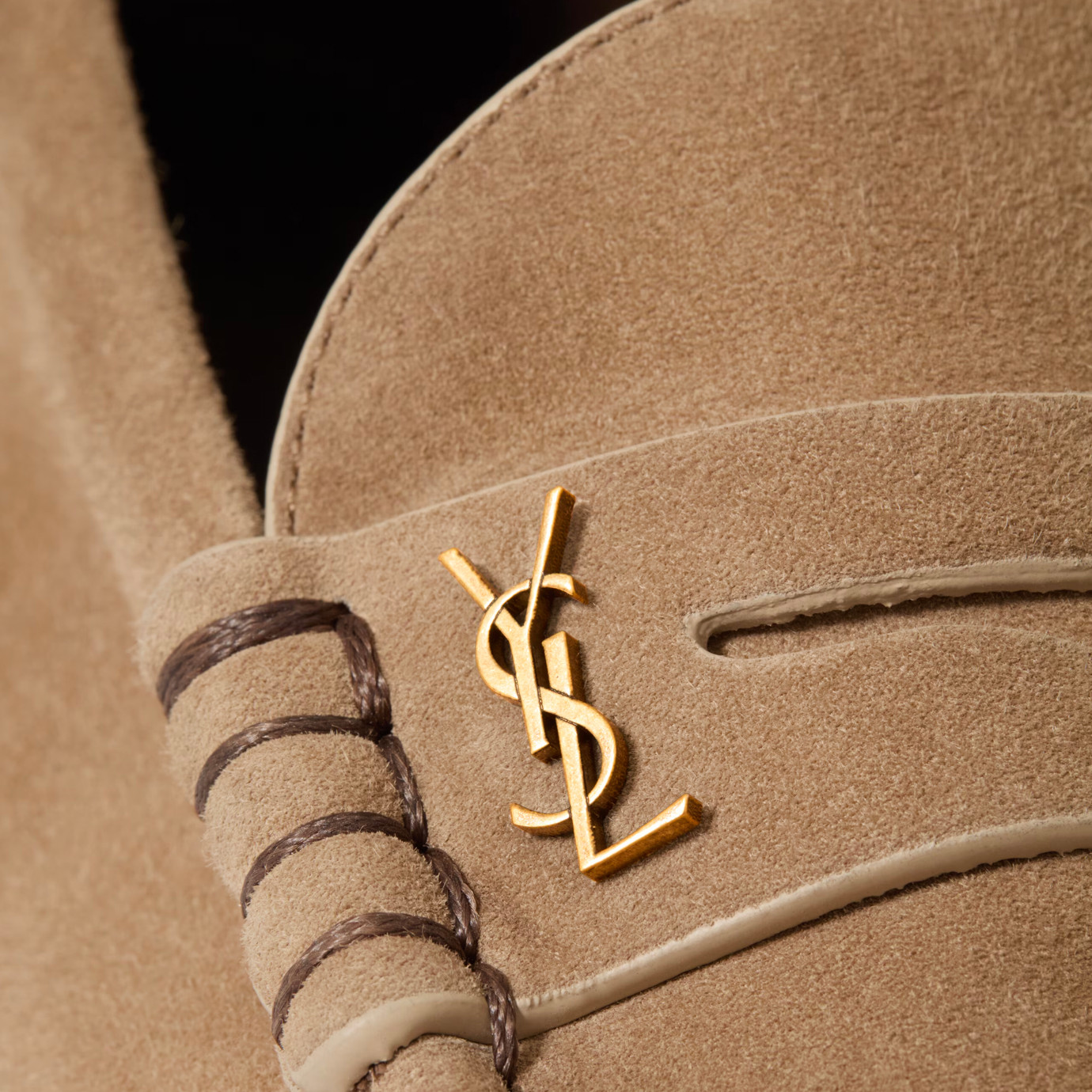 Visuel 3 : Saint Laurent Chaussure | Le loafer Supple en veau velours nude | Boutique Parenthese Bordeaux