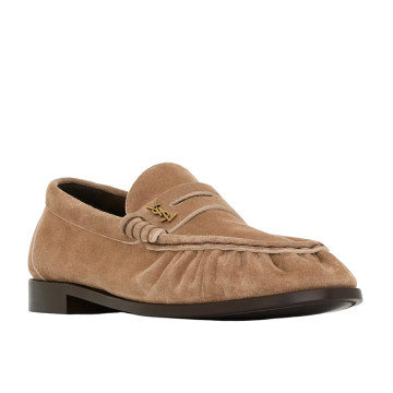 Visuel 4 : Saint Laurent Chaussure | Le loafer Supple en veau velours nude | Boutique Parenthese Bordeaux