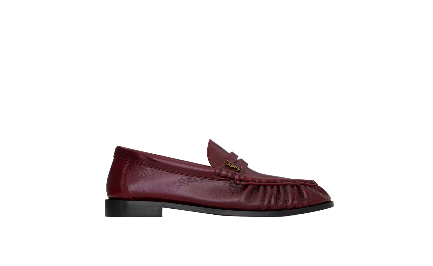 Visuel 1 : Saint Laurent Chaussure | Le loafer Supple en cuir vintage bordeaux| Boutique Parenthese Bordeaux
