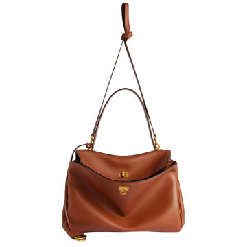 Visuel 4 : Collection Balenciaga Bordeaux | Sac Rodeo médium en cuir new tan| Sac de Luxe Parenthese Bordeaux