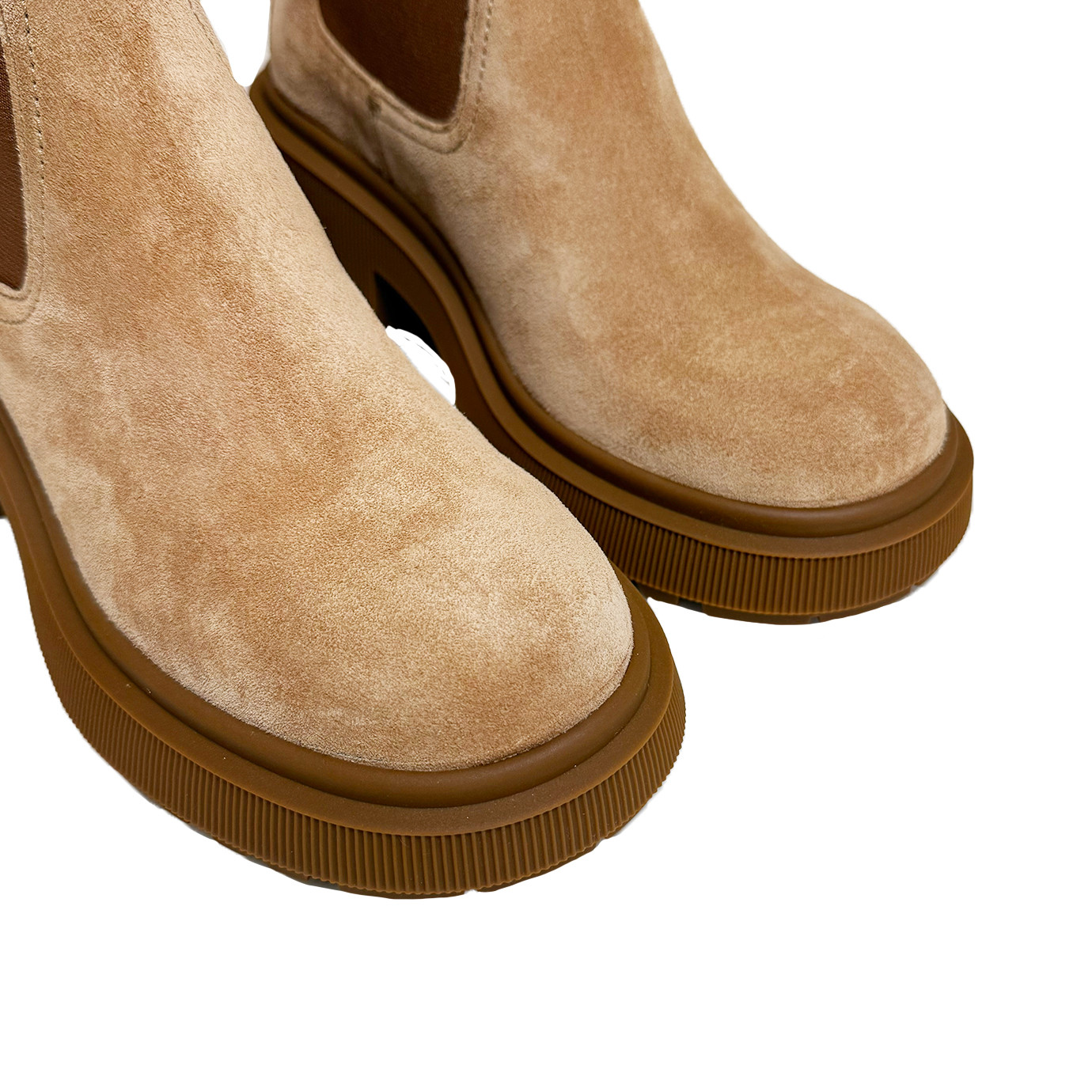Visuel 4 : Collection Jimmy Choo Bordeaux | Boots Tamia Chelsea en veau velours toffee| Chaussures de luxe Parenthese Bordeaux