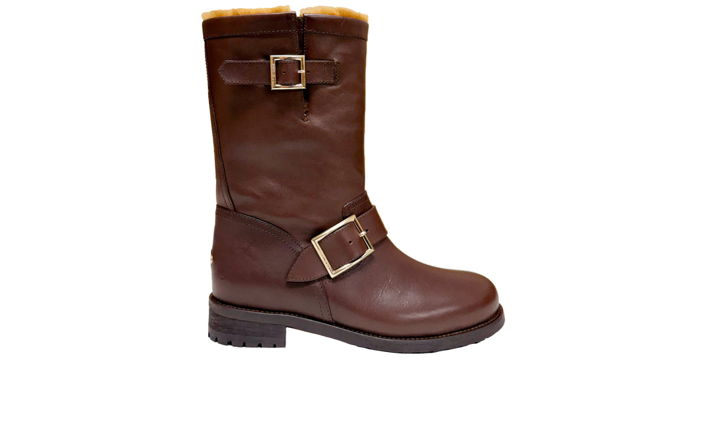 Visuel 1 : Collection Jimmy Choo Bordeaux | Boots Biker en cuir marron et shearling| Chaussures de luxe Parenthese Bordeaux