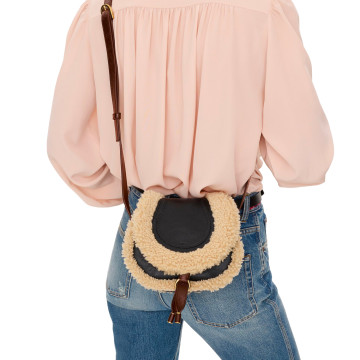Visuel 6 : Collection Chloé Bordeaux | Besace Marcie Shearling en cuir noir| Boutique Parenthese Bordeaux