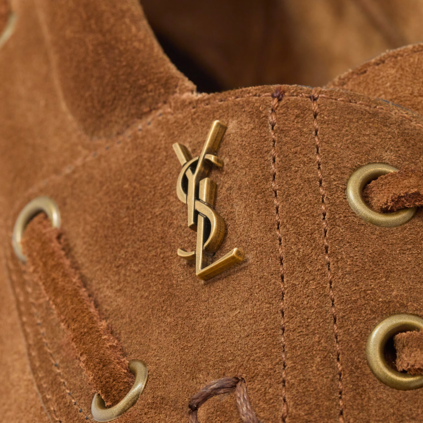 Visuel 4 : Saint Laurent Chaussure | Le loafer Bateau en veau velours camel| Boutique Parenthese Bordeaux
